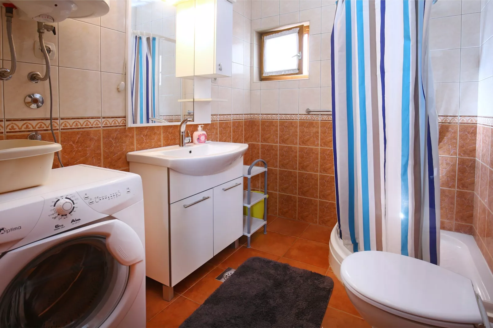 Apartments Boro - Two Bedroom Apartment with Terrace (A3)-Salle de bain