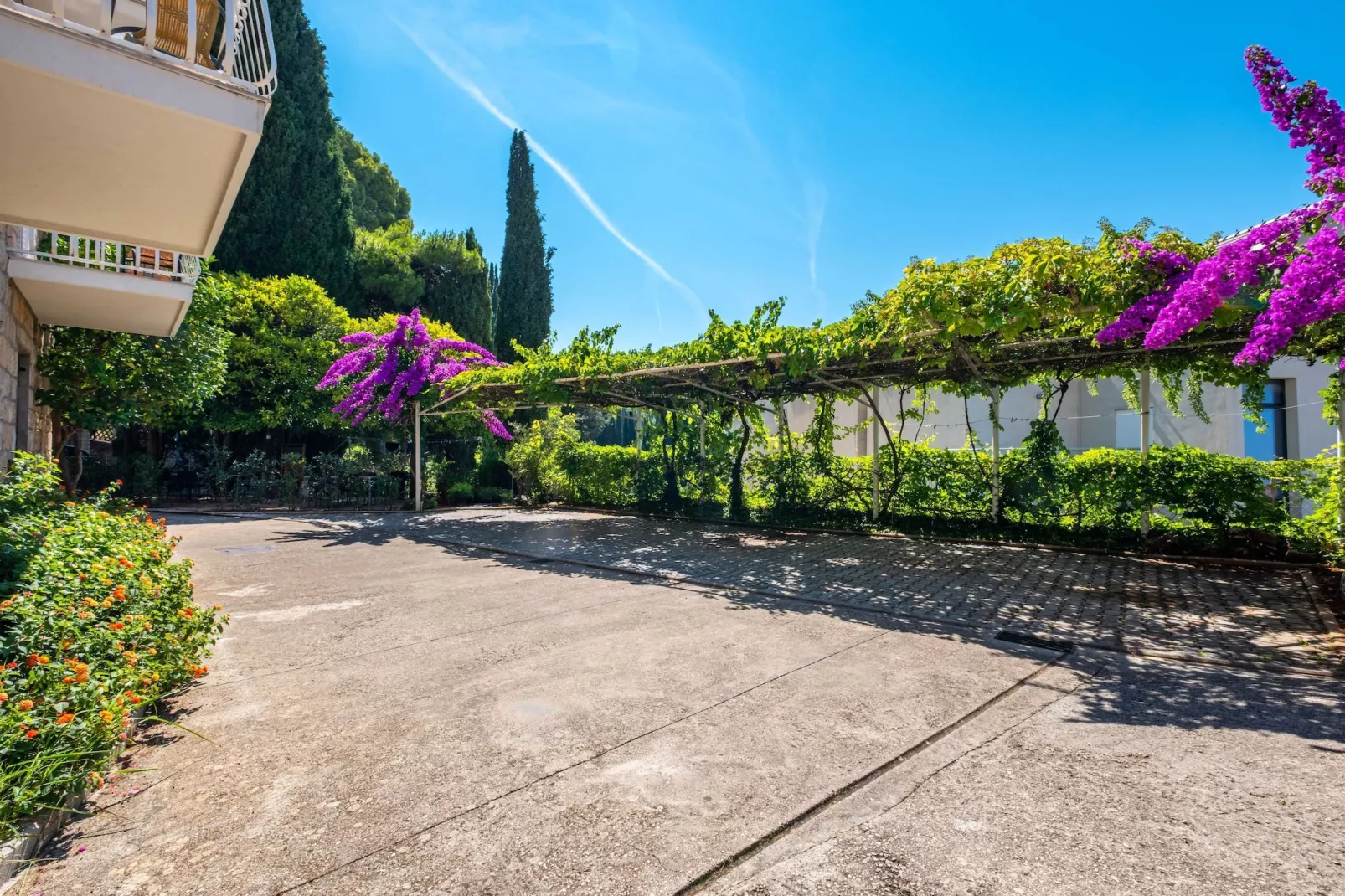 Rooms Tupina by Paulina - Comfort Double Room with Balcony and Sea View (Room 1)-Ambiance