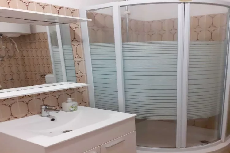 Apartments Seagull - Two Bedroom Apartment with Balcony (Grozdana)-Salle de bain
