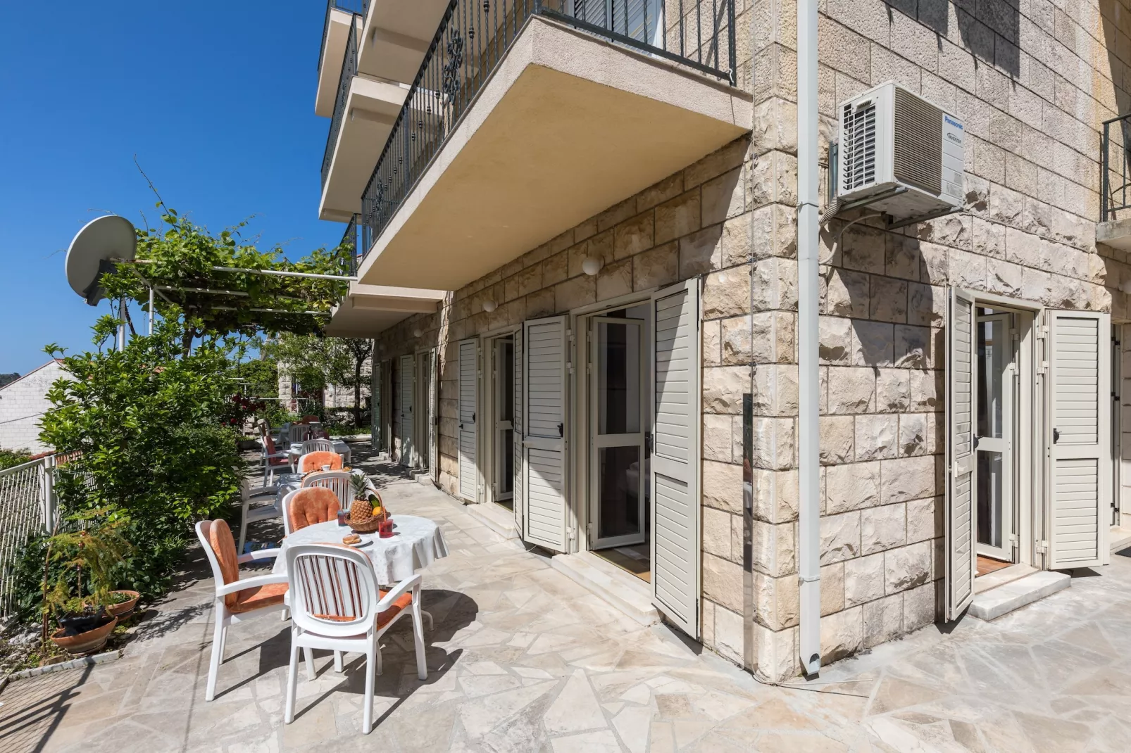 Begović Guest House - Double or Twin Room (Boogie)-Terrasse