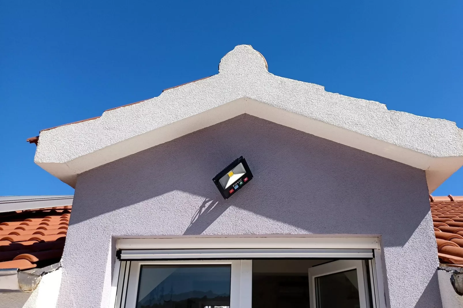 Bertie's Lodge - Standard Two Bedroom Apartment with Balcony and Sea view(A0)-Im Freien