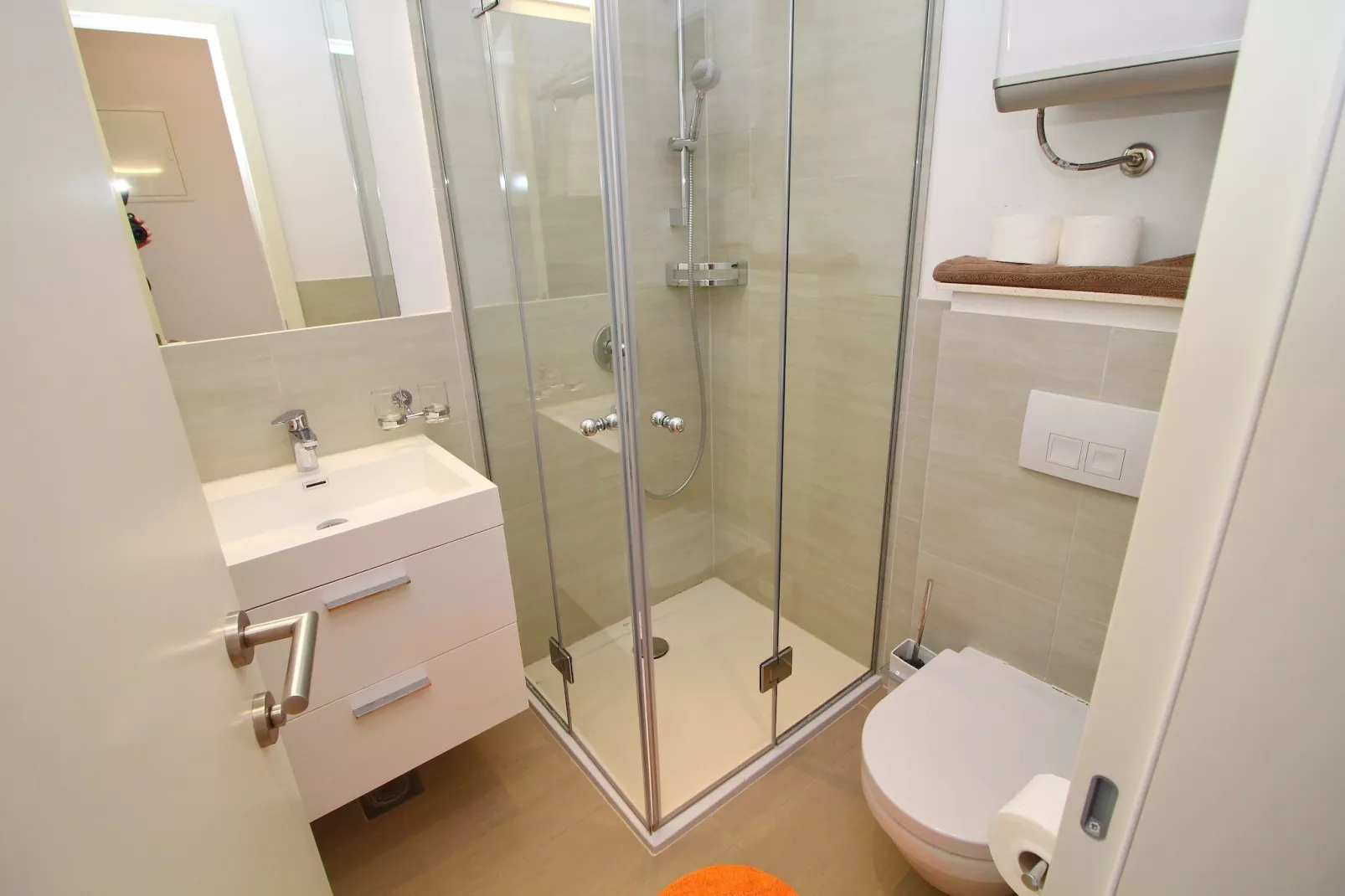 Apartments Kula - One-Bedroom Apartment with Terrace and Sea View-B1-Bathroom