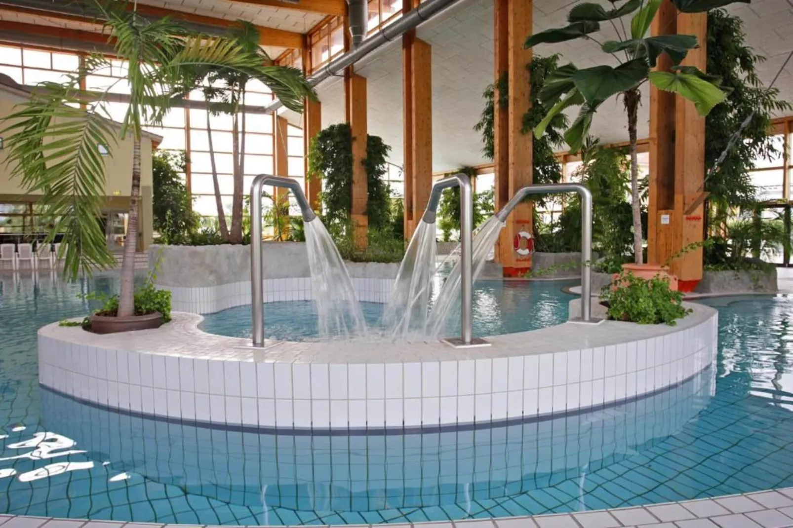 Rugen Superior 2 bedroom Apartment 5 guest-Schwimmbad