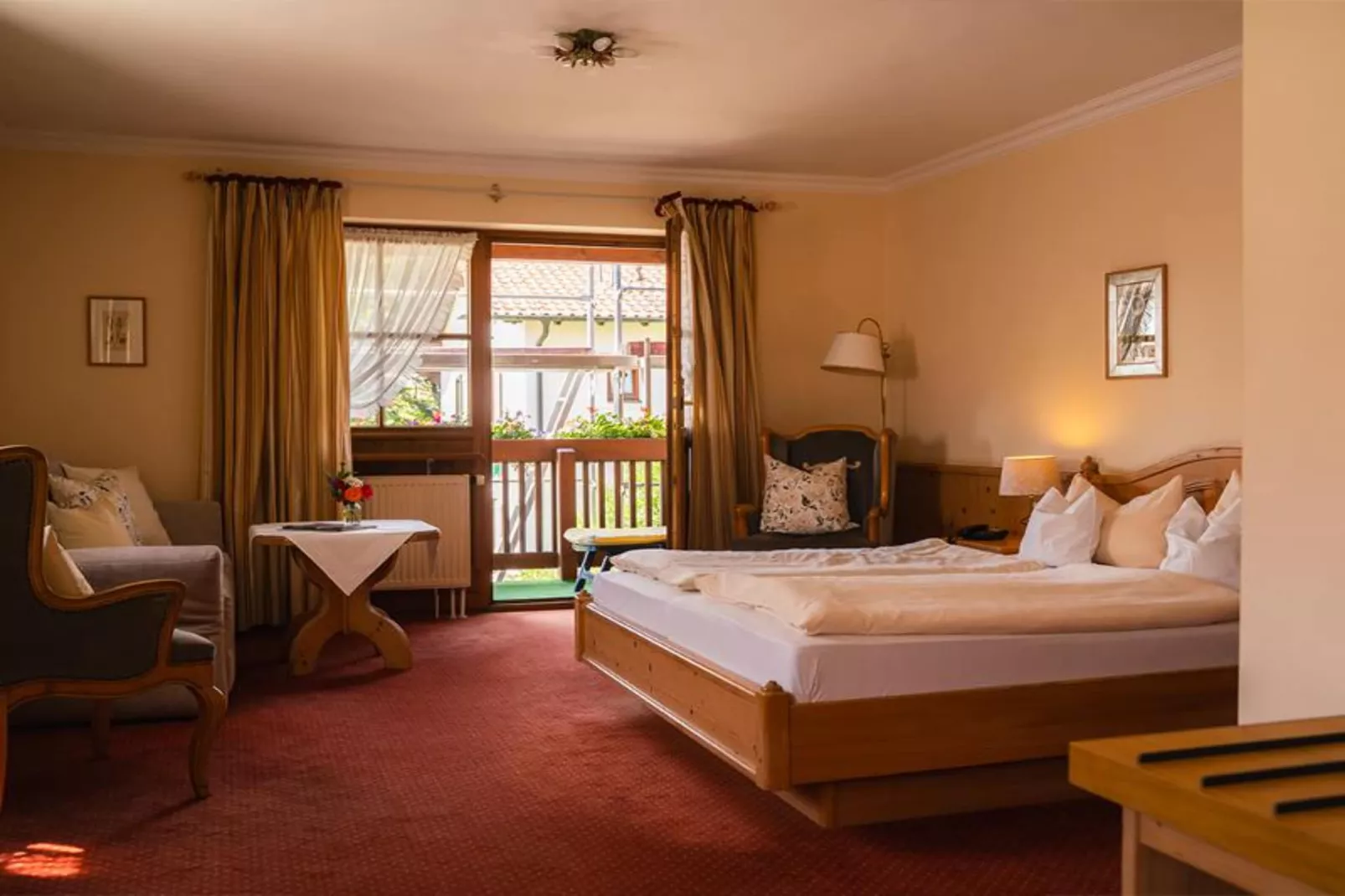 Sammareier Gutshof - Seniorsuite 70qm DG-Wohnzimmer