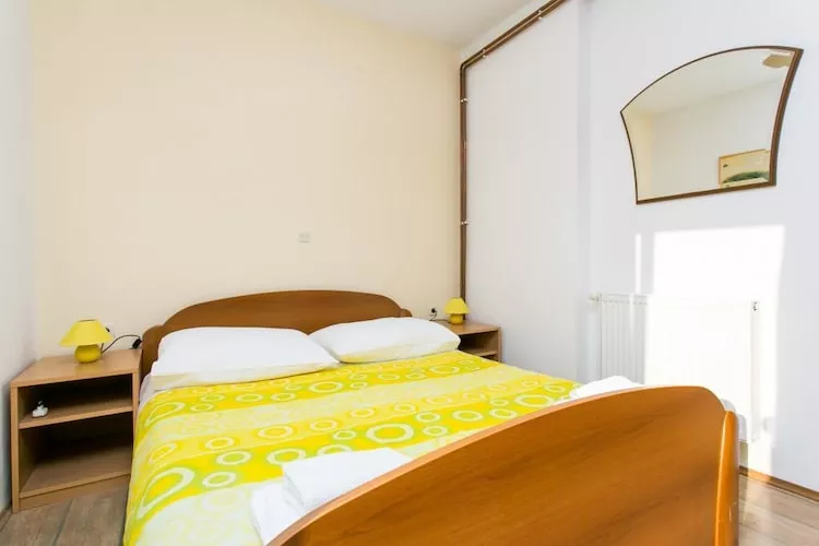 Guest House Fontana - Two Bedroom Apartment with Balcony and Sea View