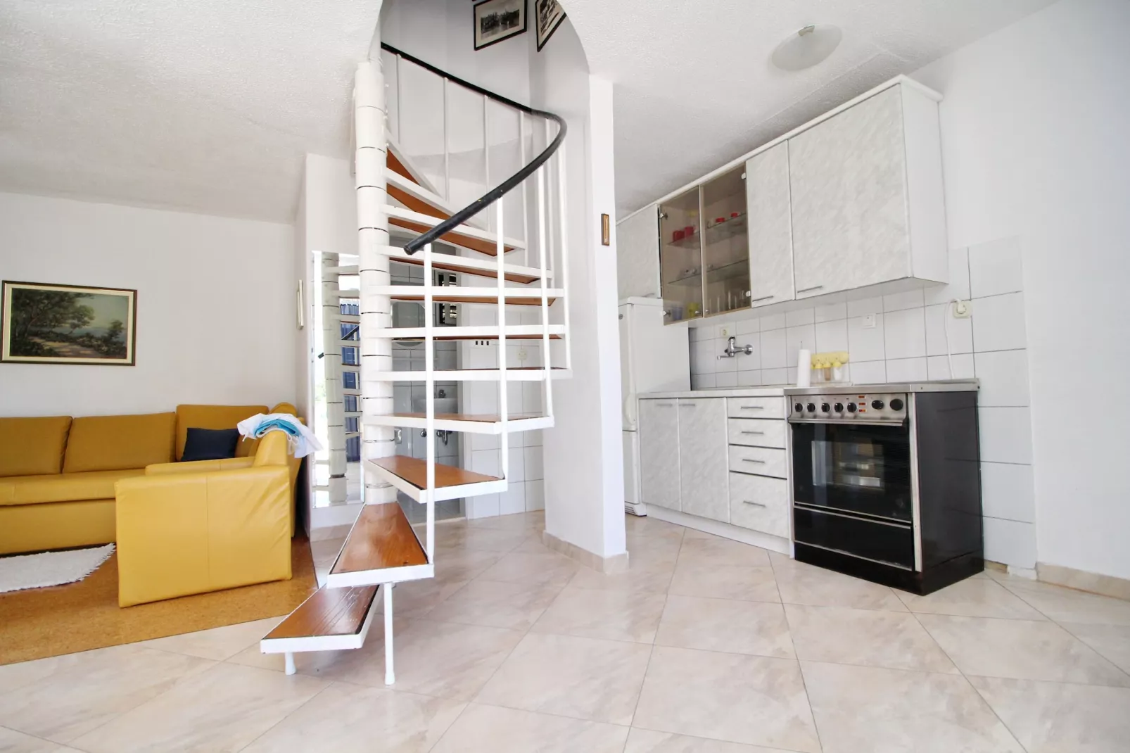 Holiday Home Gea - Three Bedroom Holiday Home with Terrace and Partial Sea View-Cuisine