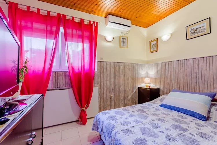 Studio Apartment Silvana (ST) - Studio Apartmen near the Park-Wohnzimmer