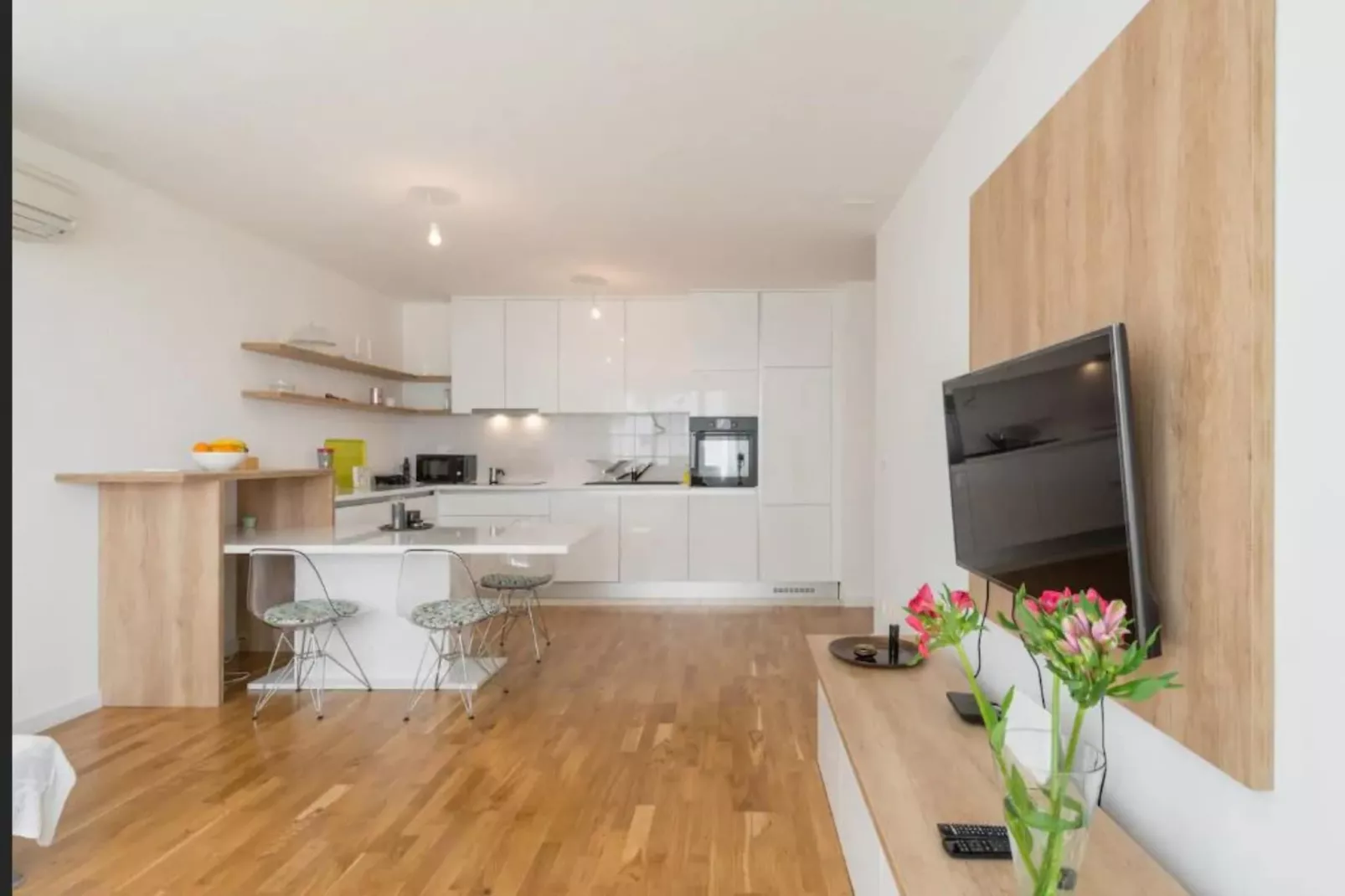 Apartment White Gardenia (ST) - One Bedroom Apartment with Balcony-Kitchen