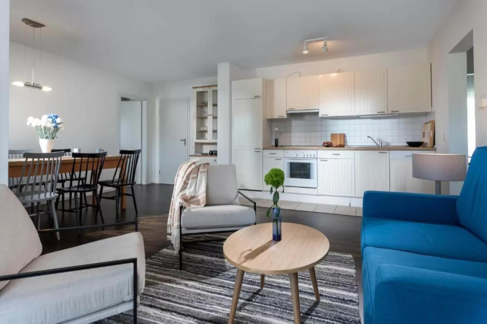 Marina 3 bed room apartment 6 guest-Salon