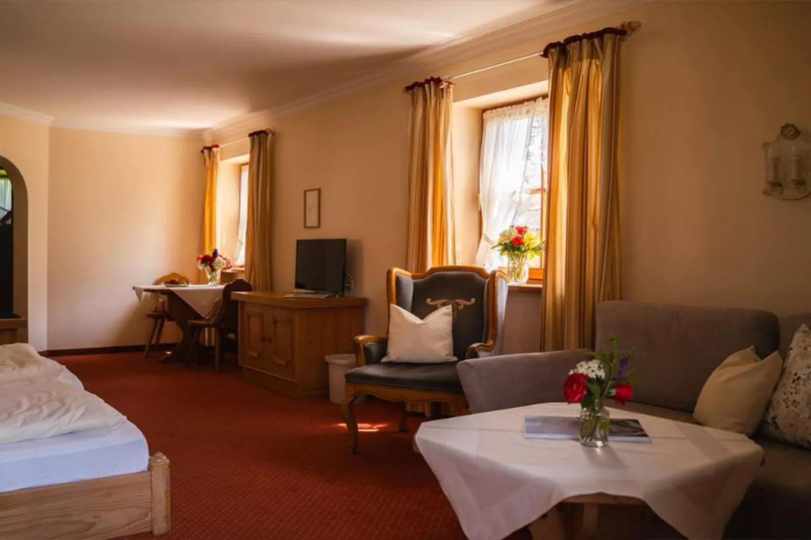 Sammareier Gutshof - Seniorsuite 70qm DG-Wohnzimmer