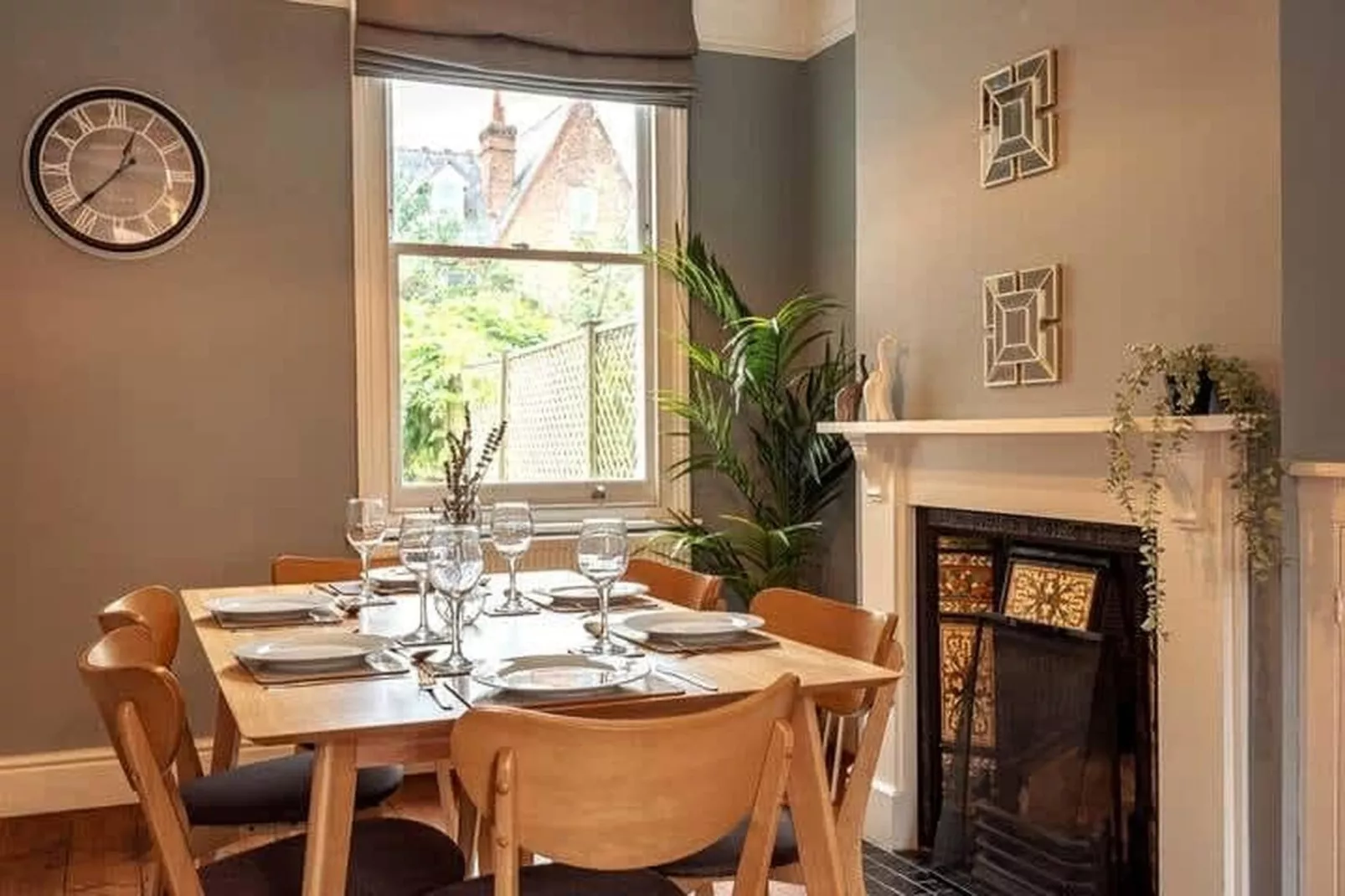 RG Donnington 30-Dining room