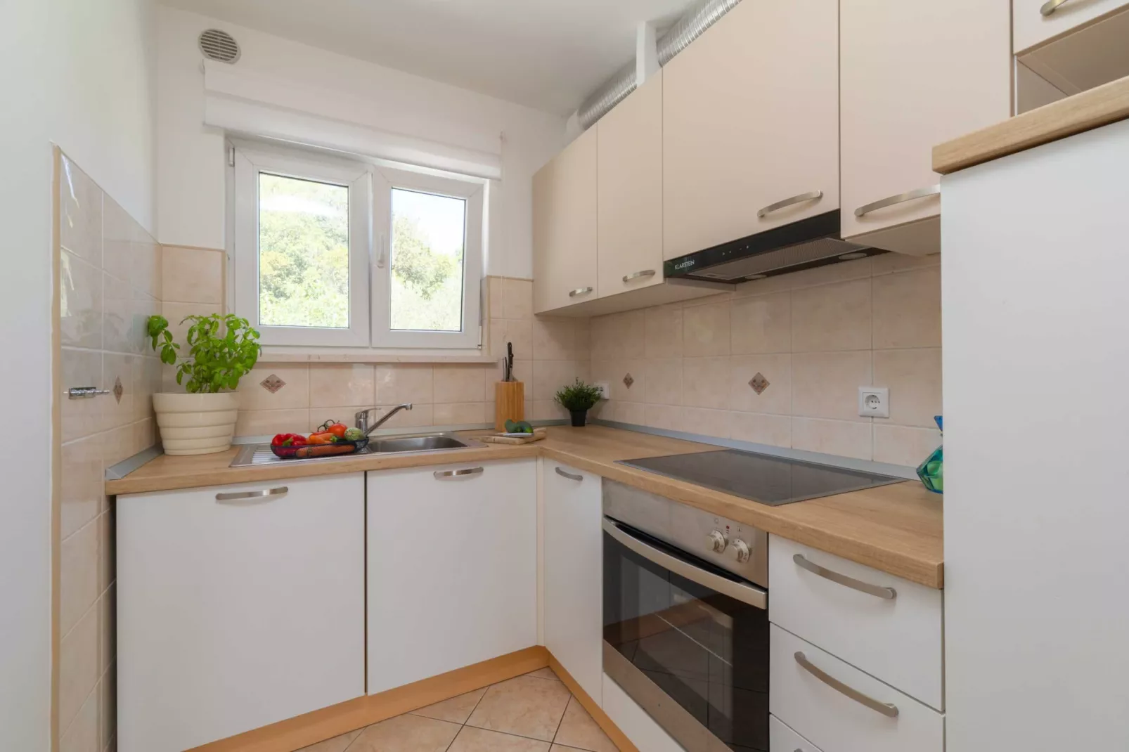 Holiday Home Diana - Five Bedroom House with Terrace and Sea View-Kitchen