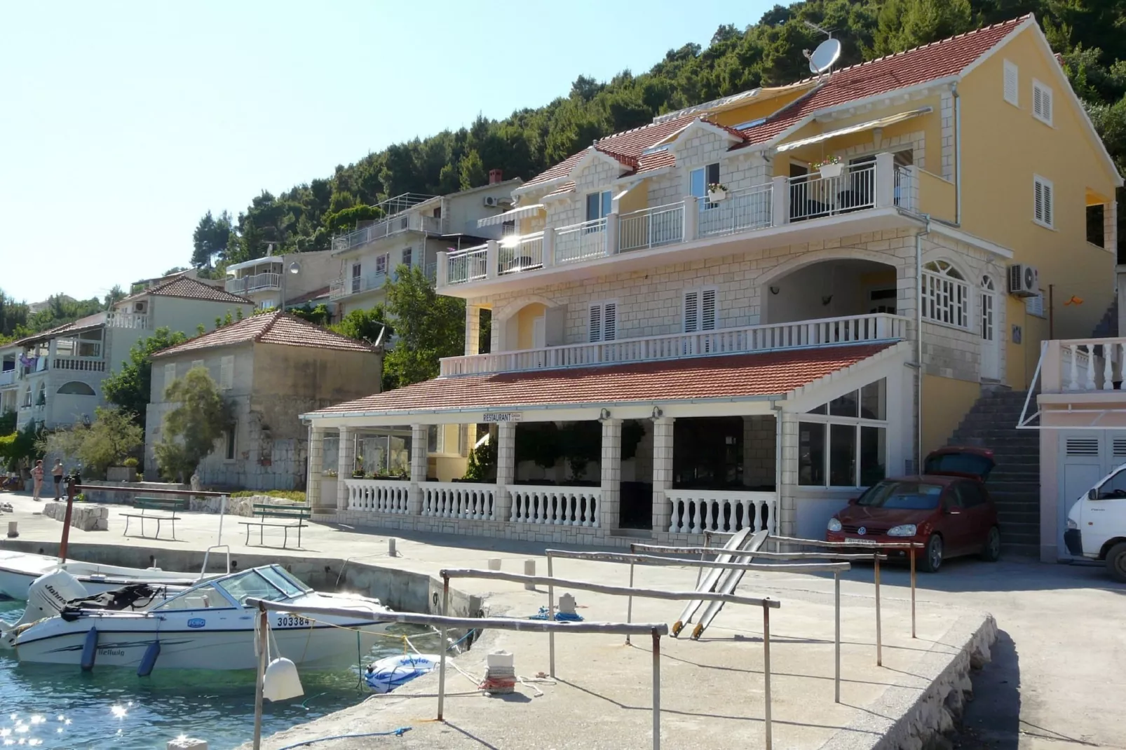 Apartments Korčula - One Bedroom Apartment with Terrace and Sea View-Im Freien