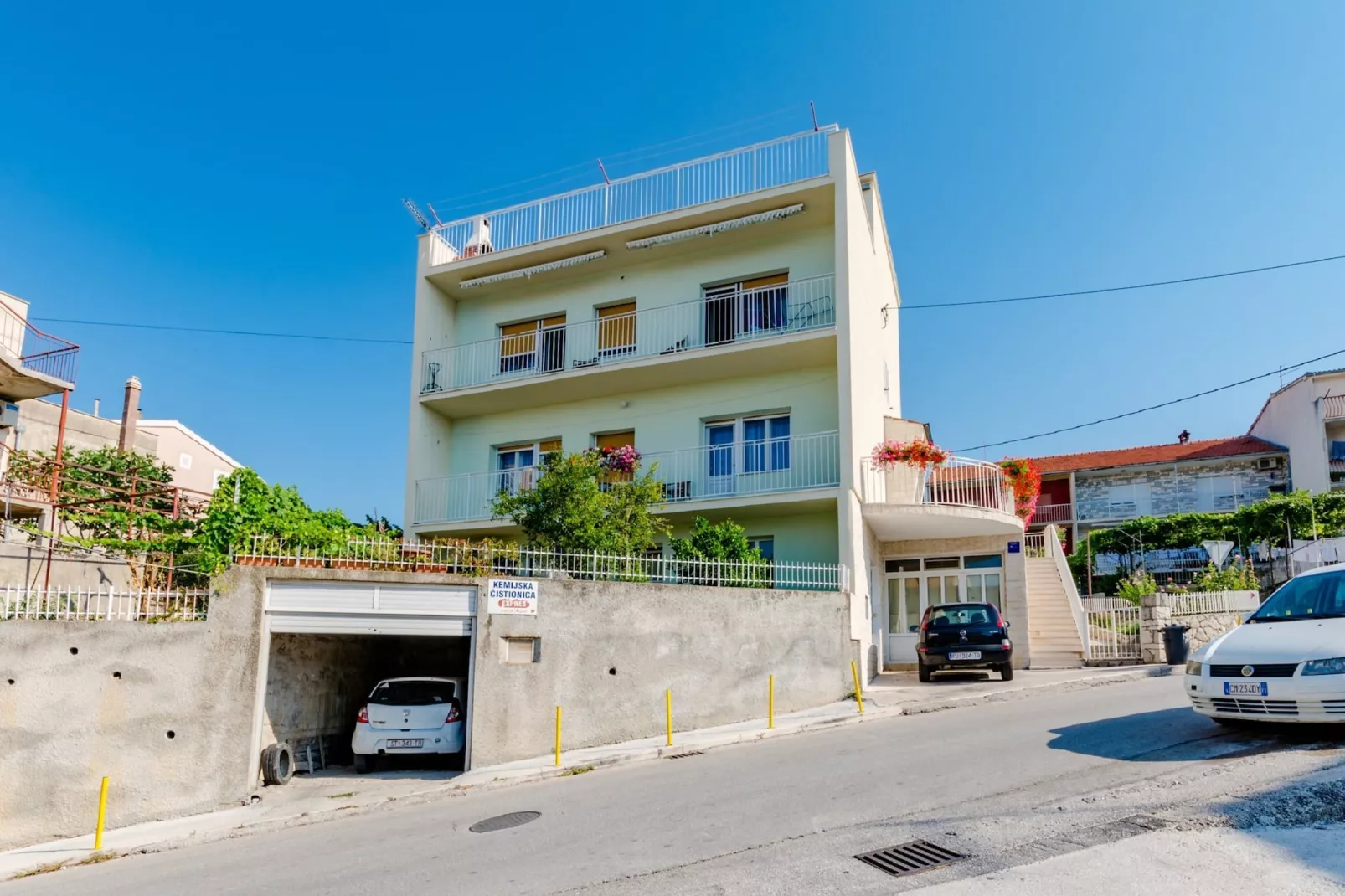 Apartment Marko (ST) - Three Bedroom Apartment with Balcony and Garden View-Outdoor