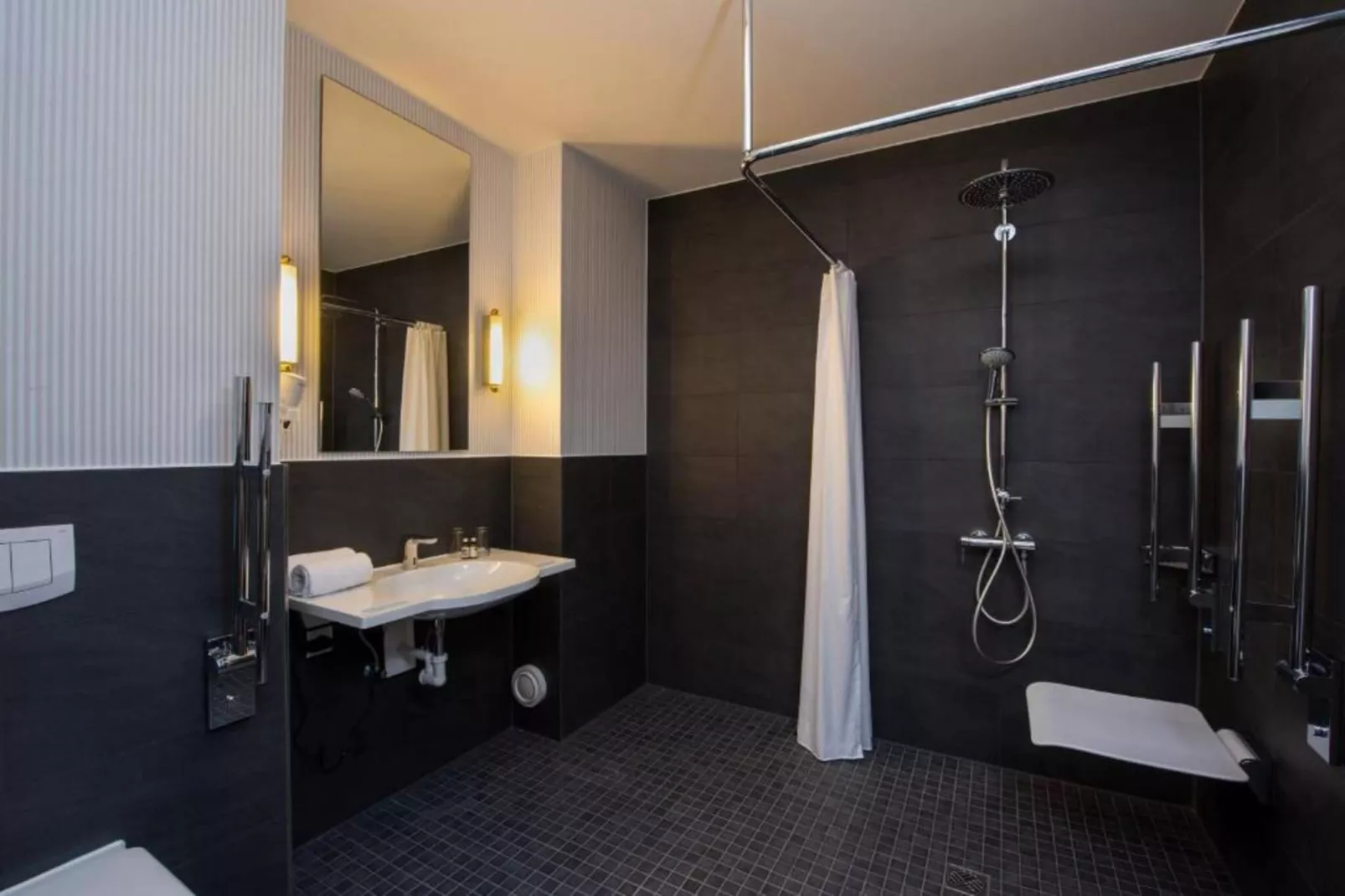 Rugen Suites-Badezimmer