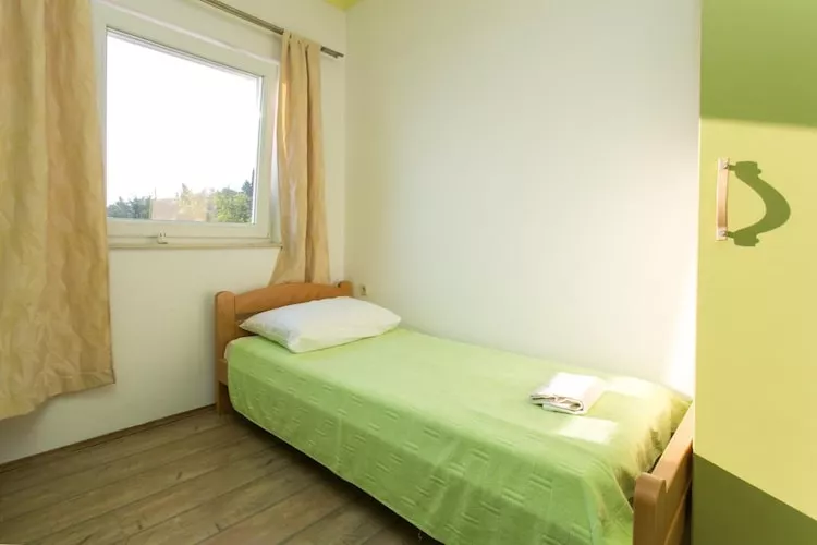Guest House Fontana - Two Bedroom Apartment with Balcony and Sea View - Schlafzimmer