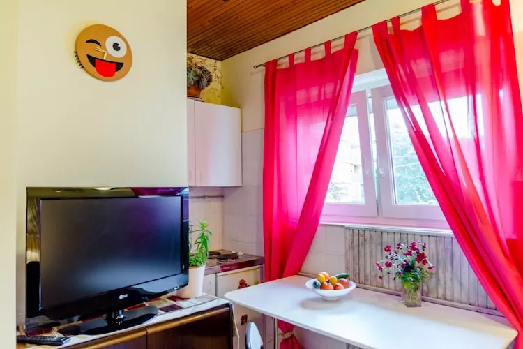 Studio Apartment Silvana (ST) - Studio Apartmen near the Park-Esszimmer