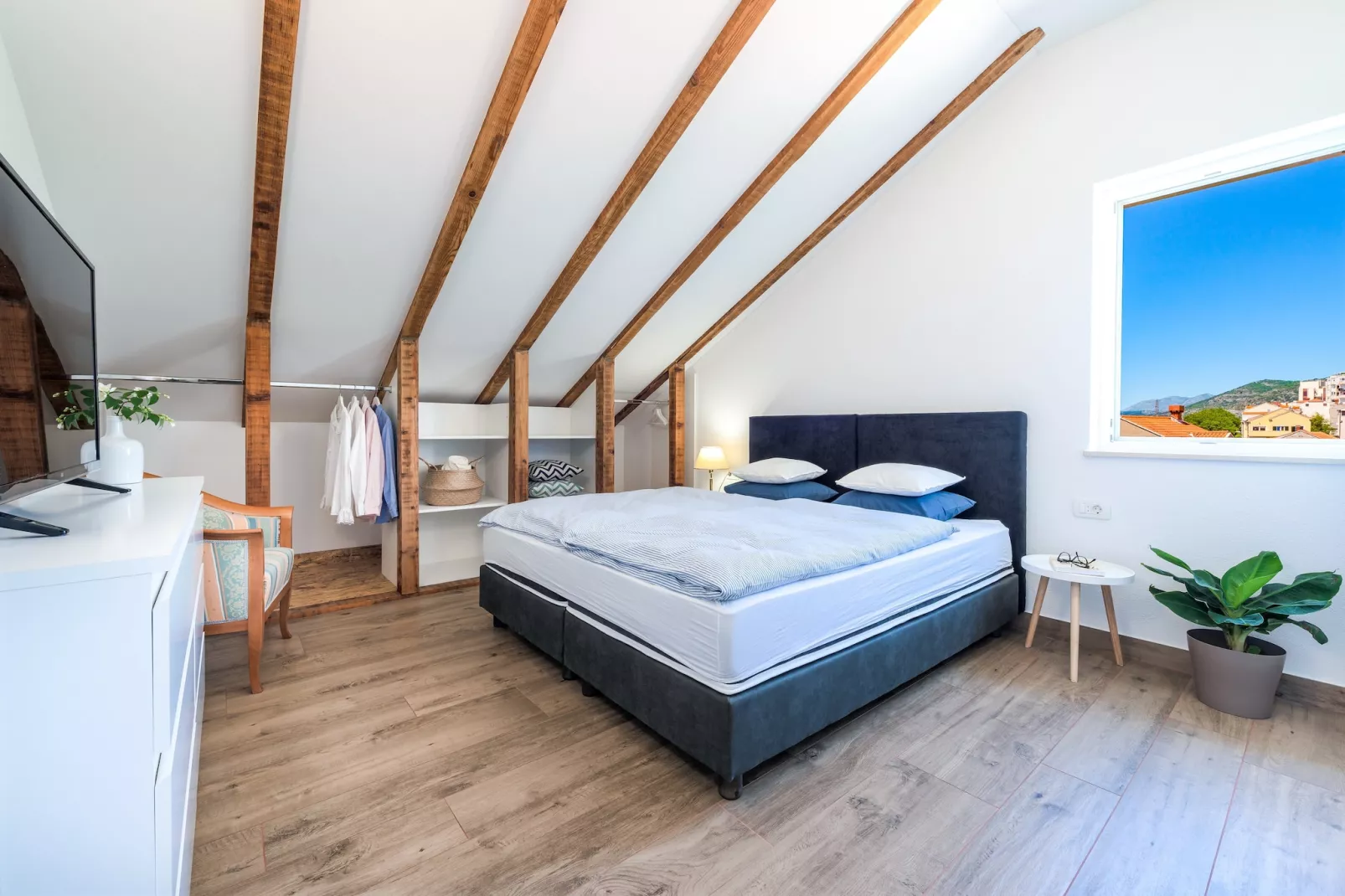 Apartments Terra - One Bedroom Apartment with Balcony and Garden View (MALI)-Bedroom