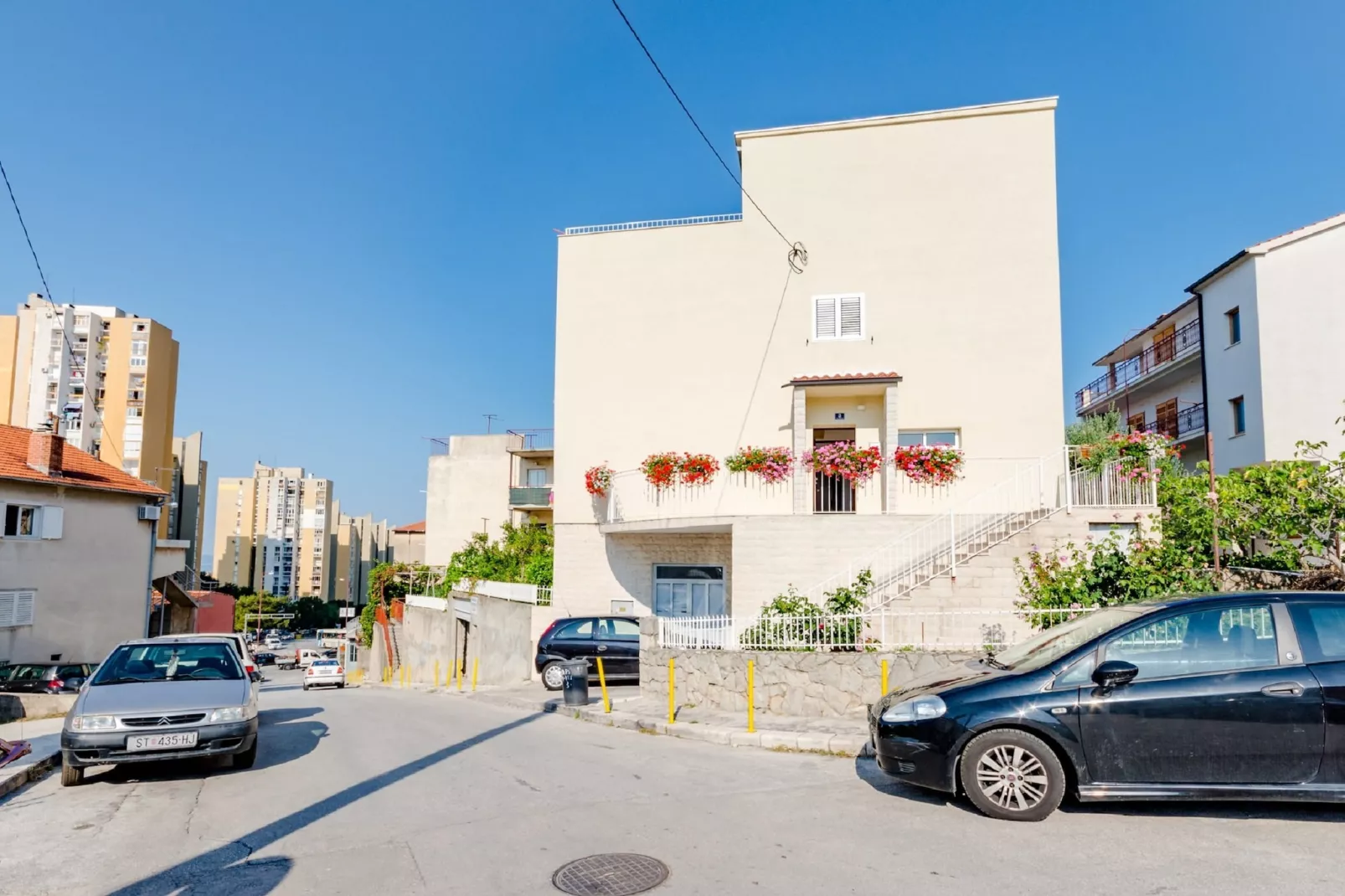 Apartment Marko (ST) - Three Bedroom Apartment with Balcony and Garden View-Outdoor