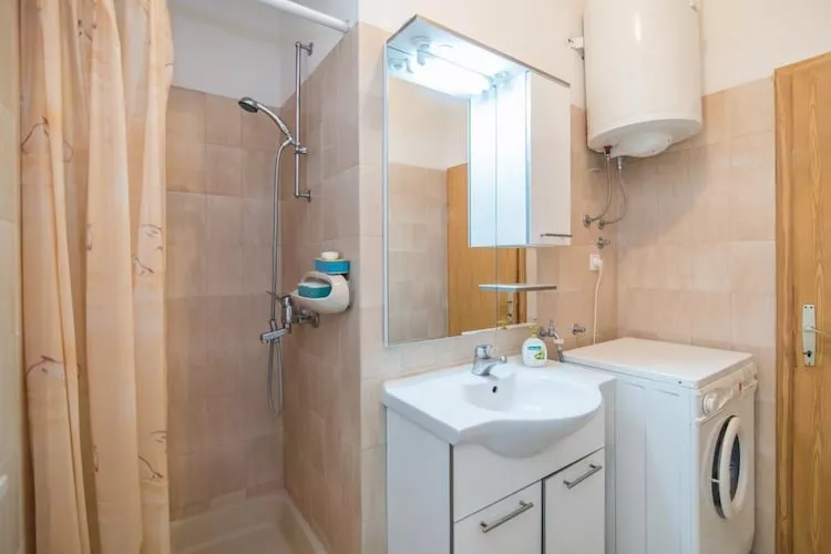 Apartment Vrandecic - Two Bedroom Apartment with Garden Terrace (Žarka) (ST)-Badezimmer