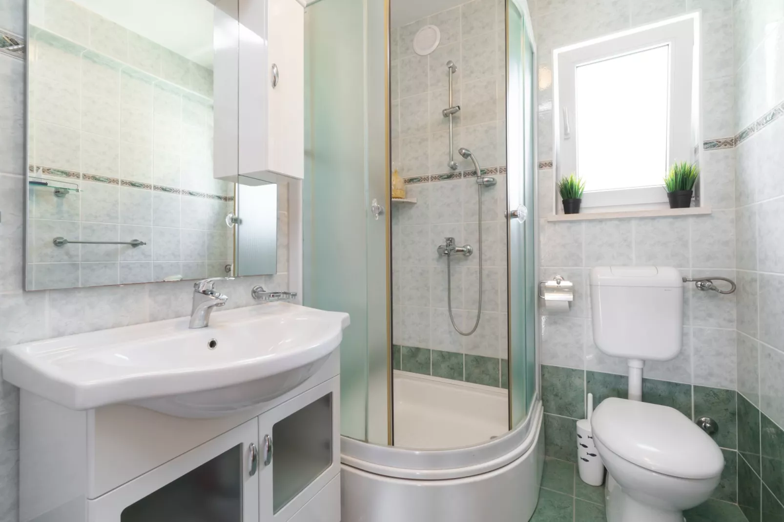 Holiday Home Diana - Two Bedroom Apartment with Terrace and Sea View-Bathroom