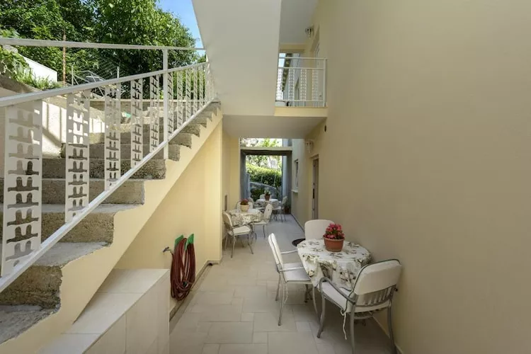 Apartments Botica- Double Room with Balcony and Sea View-Outdoor