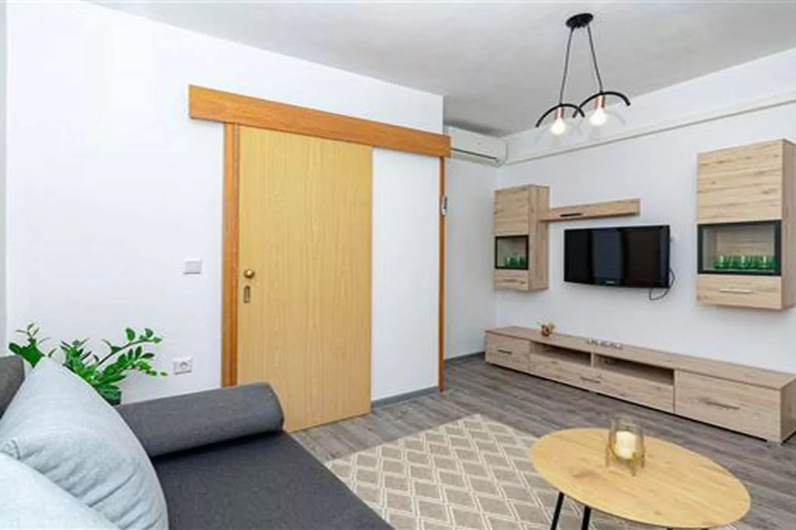 Apartments Radojković Lumbarda -One Bedroom Apartment with Terrace and Partial Sea View(A1)-Wohnzimmer