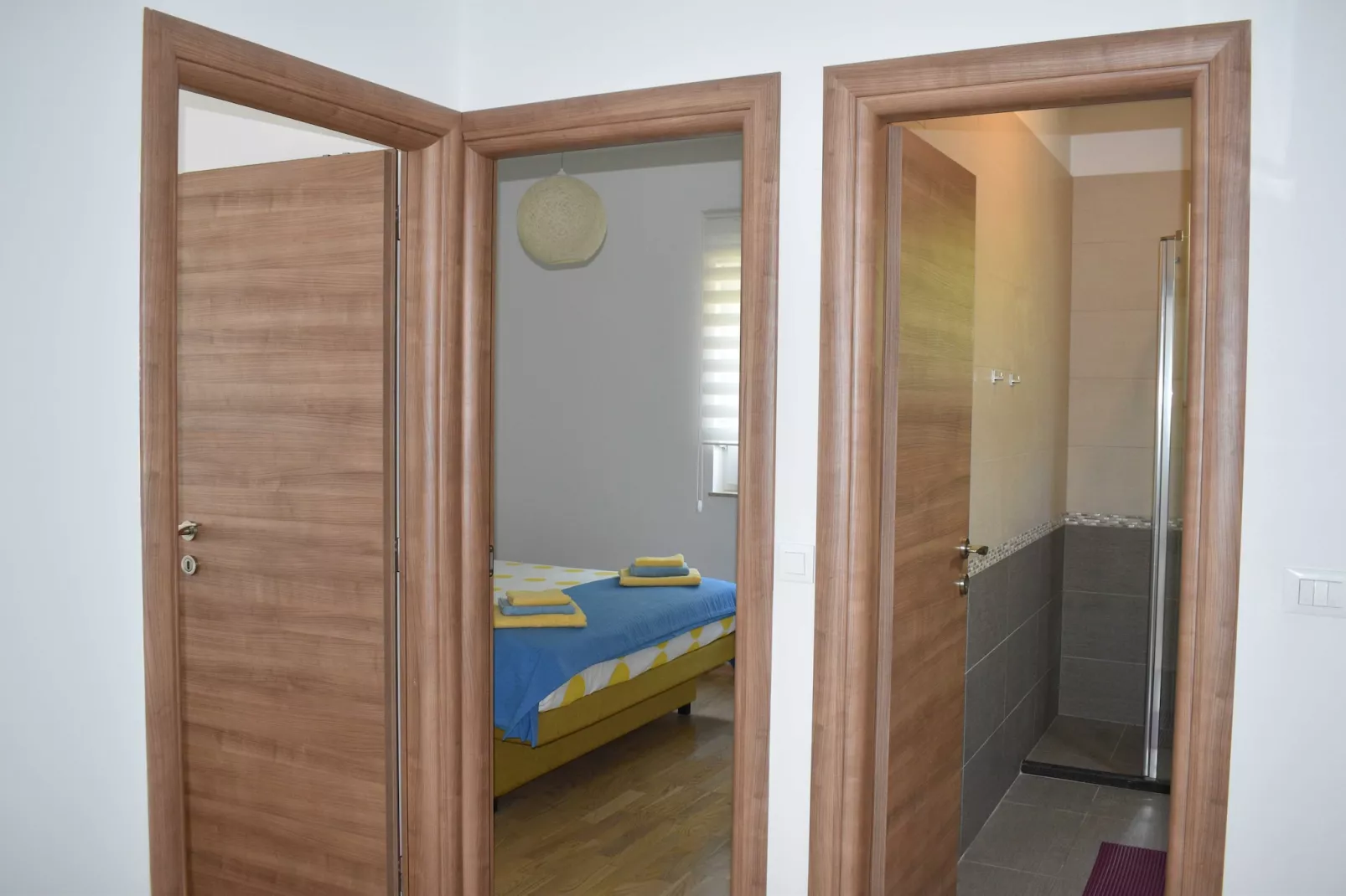 Apartment Vapor - Two Bedroom Apartment with Balcony-Indoor