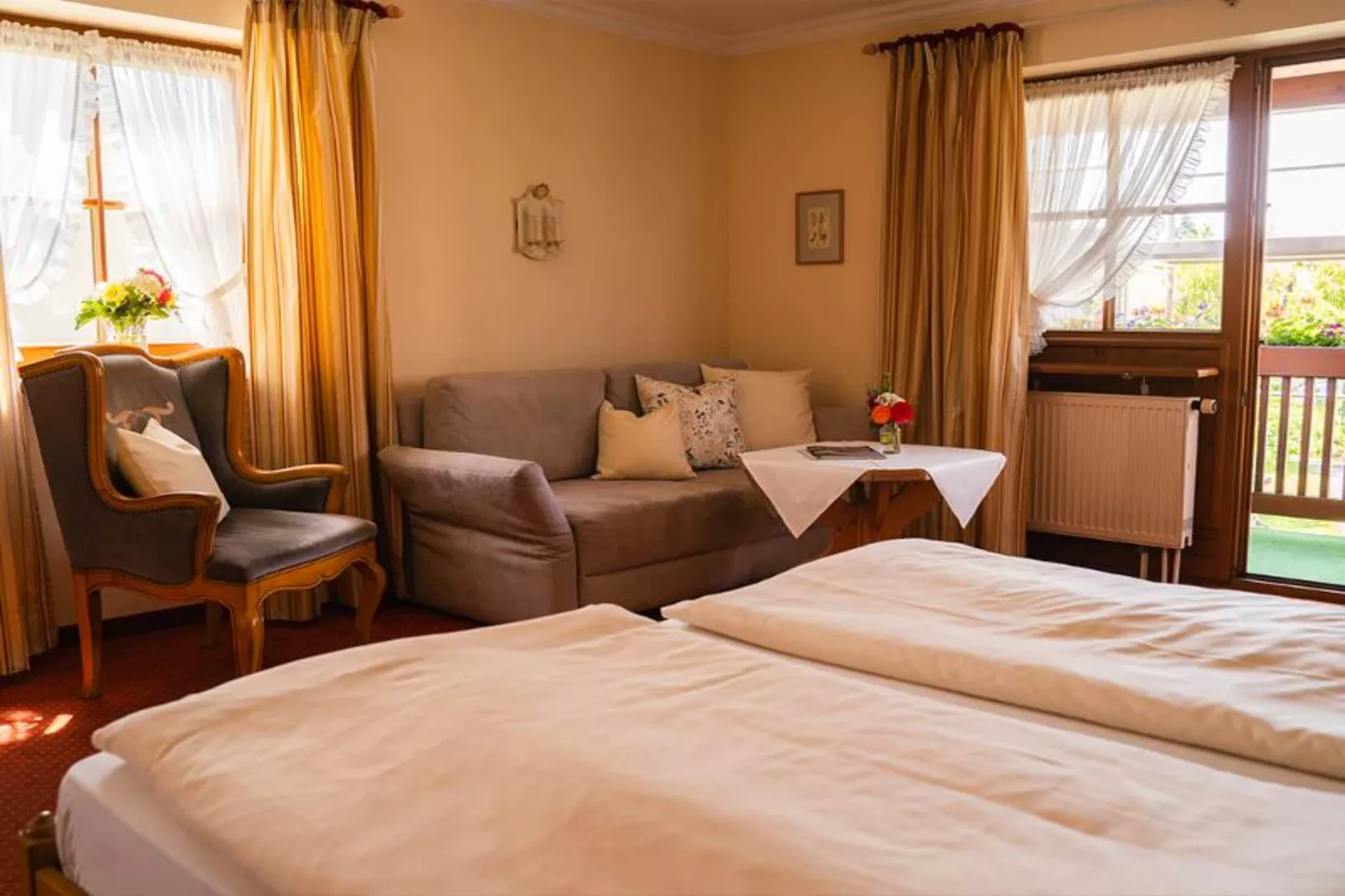 Sammareier Gutshof - Seniorsuite 70qm DG-Wohnzimmer