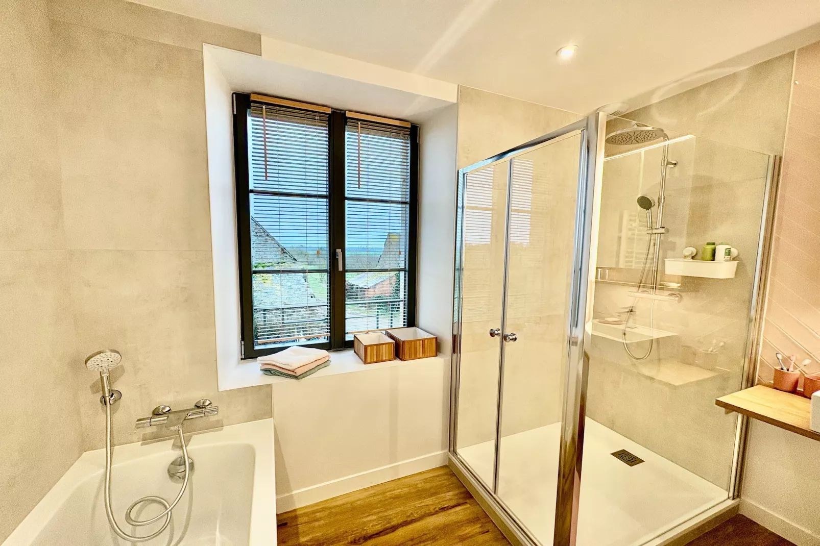 Joli gîte à Corseul-Badezimmer