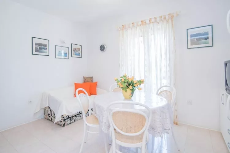 Apartments Paco - Two-Bedroom Apartment with Terrace and Sea View A2 (ST)-Innenbereich