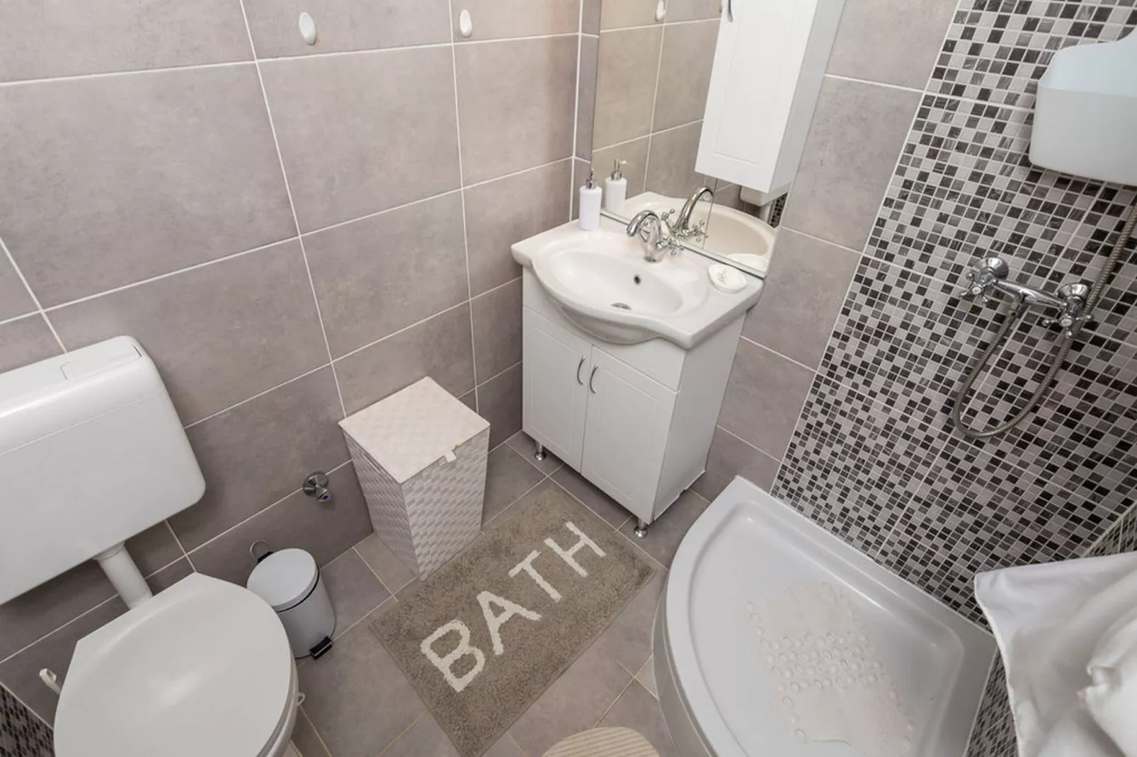 Apartments Sun 4 You - One Bedroom Apartment with Terrace and Sea View (Apartment 1) - Badezimmer