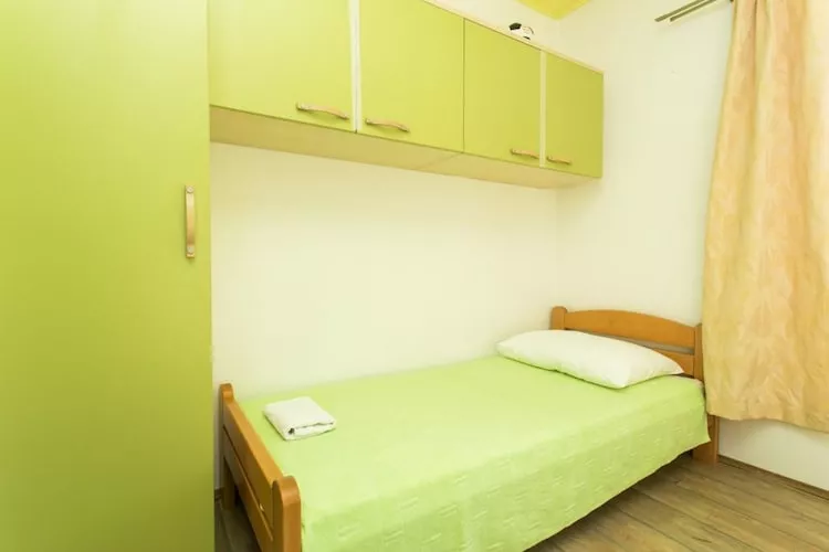 Guest House Fontana - Two Bedroom Apartment with Balcony and Sea View - Schlafzimmer
