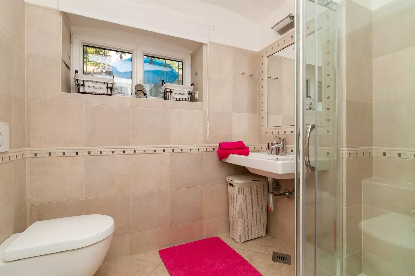 Apartments Carmen & Tosca - Two-Bedroom Apartment with Terrace-Bathroom