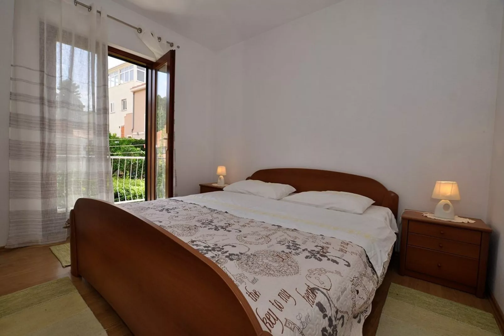 Apartments Seagull - Comfort Two Bedroom Apartment with Sea View Balcony (Tonko)-Chambre