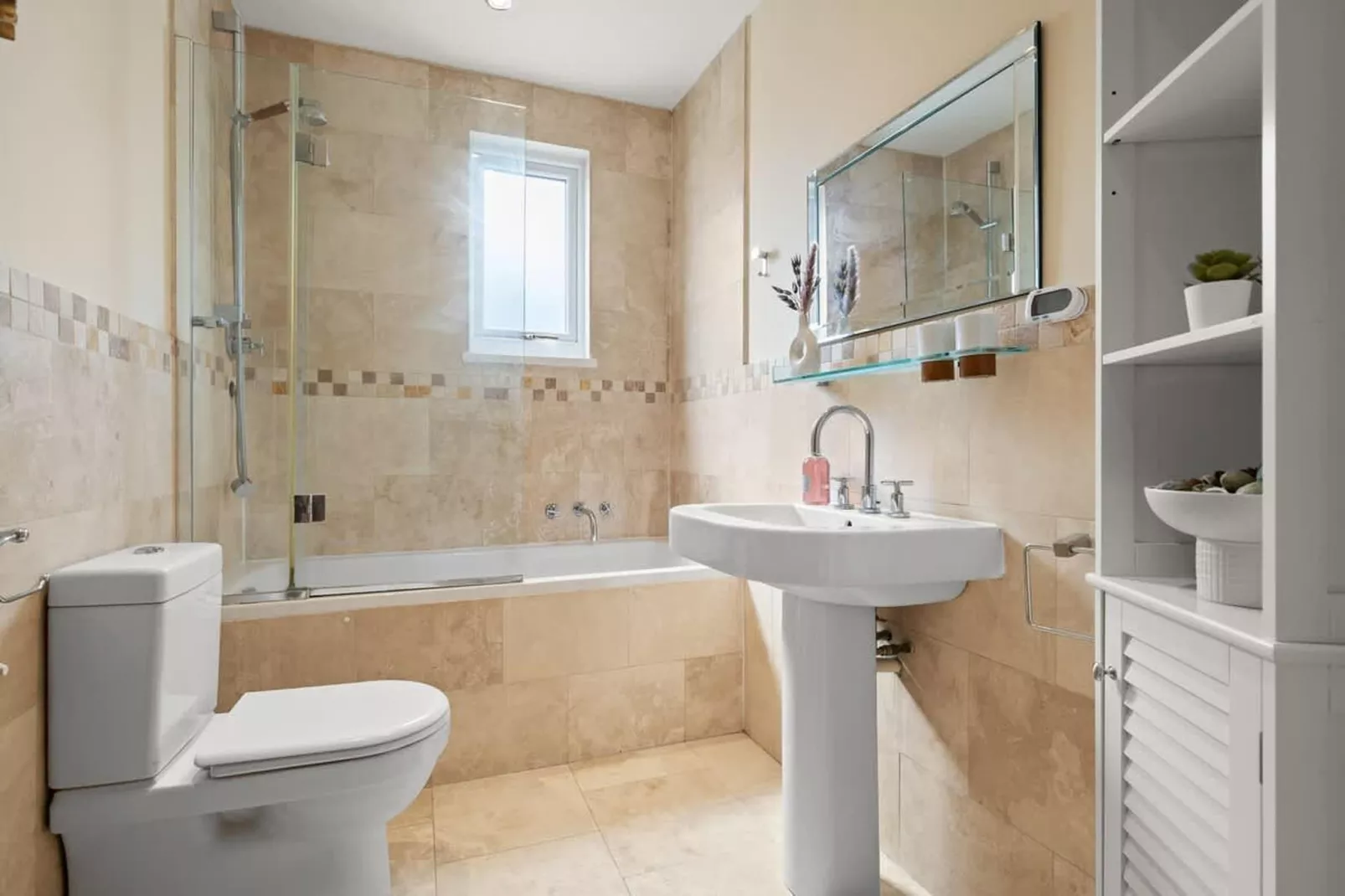 KT2 Shortlands 104-Badezimmer