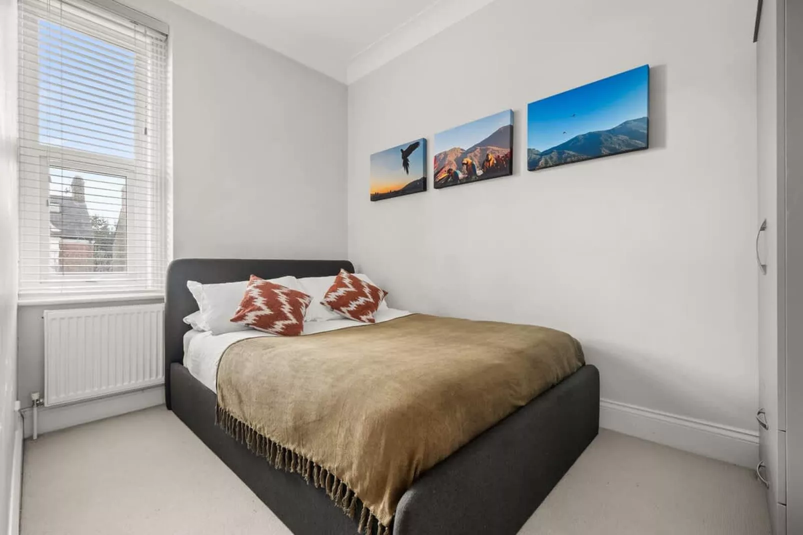 SW6 Fulham Palace Rd-Bedroom