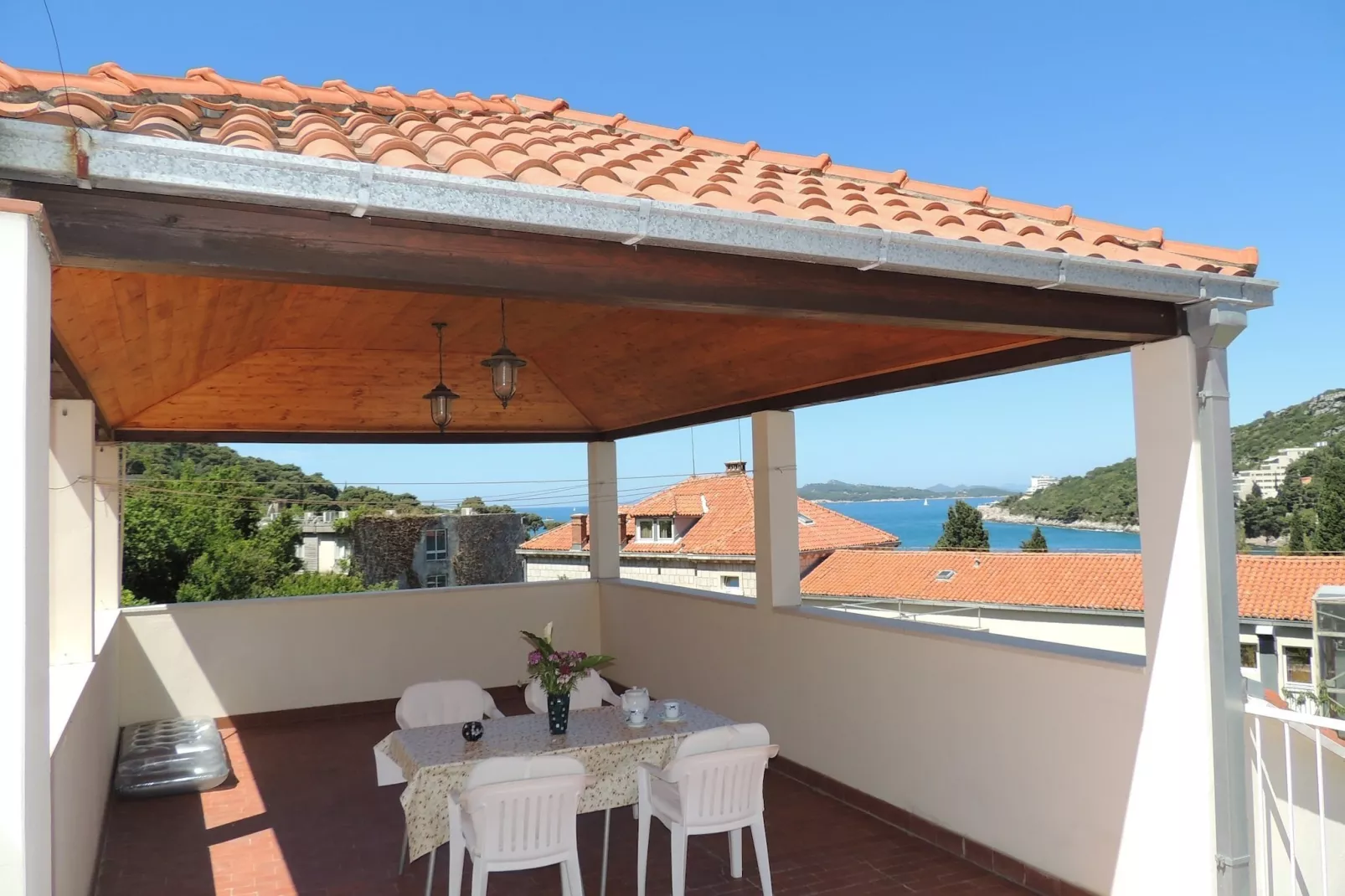 Villa Hortenzia -  Three-Bedroom Apartment with Terrace and Sea View-Terrasse