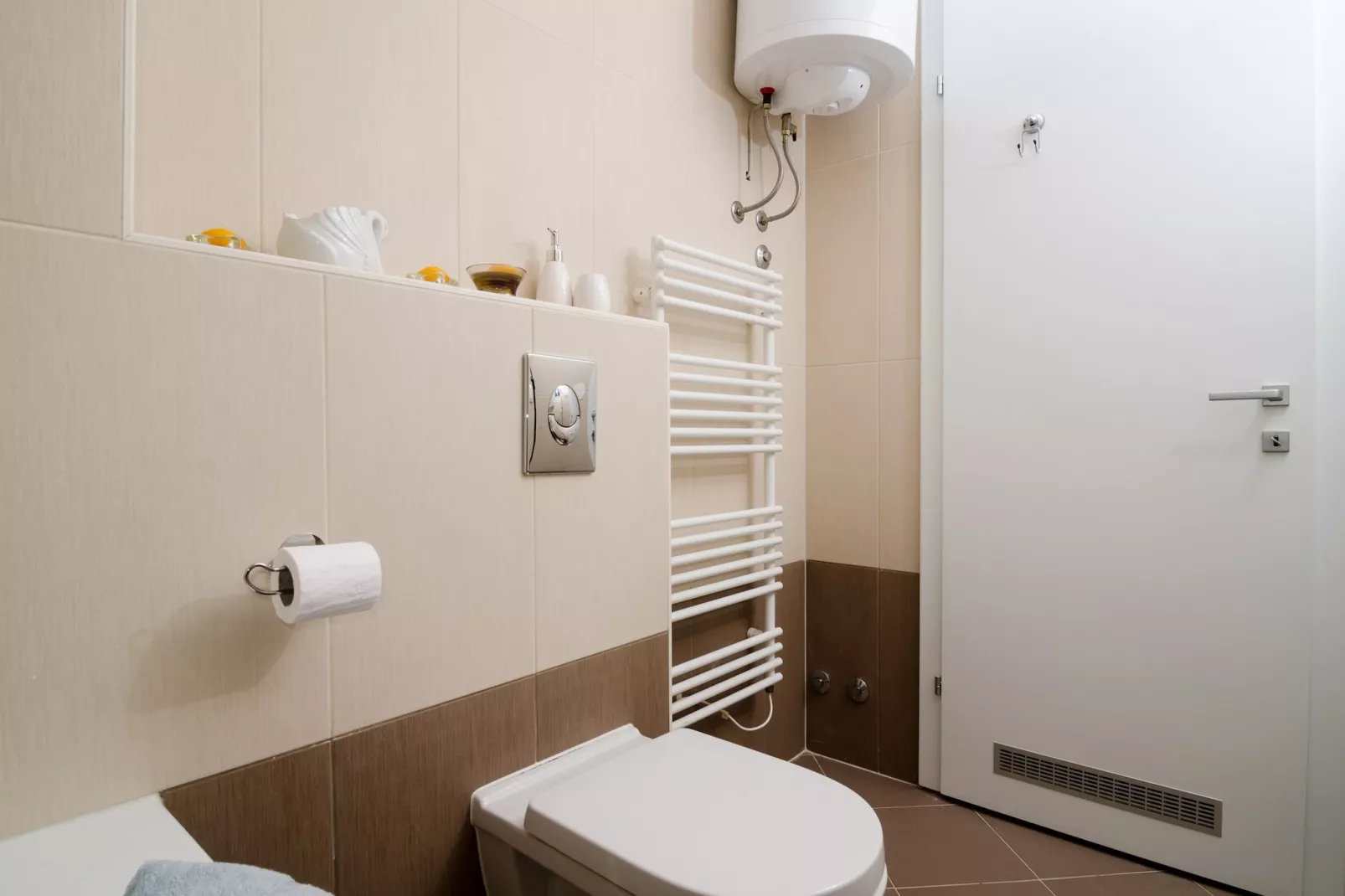 Apartment Atlant - One Bedroom Apartment with Balcony and Side Sea View-Bathroom