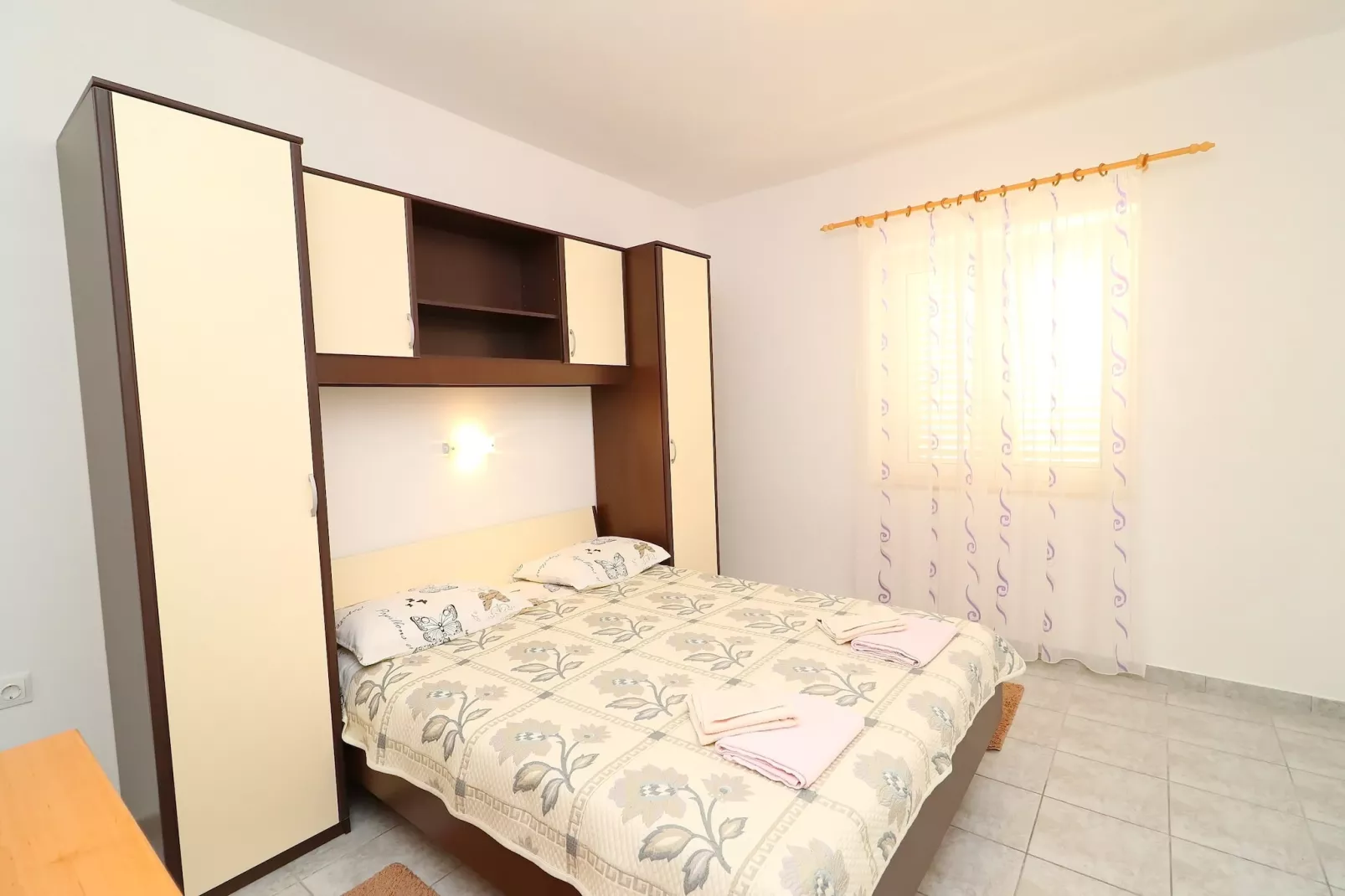 Apartments Radojković Lumbarda - Comfort Two Bedroom Apartment with Terrace and Sea View (A2)-Schlafzimmer