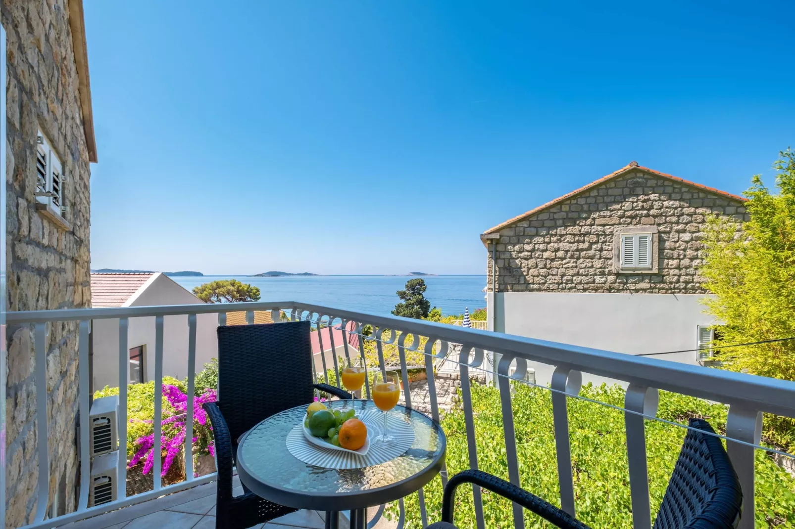 Rooms Tupina by Paulina - Superior Double Room with Balcony and Sea View (Room 2)-Ambiance