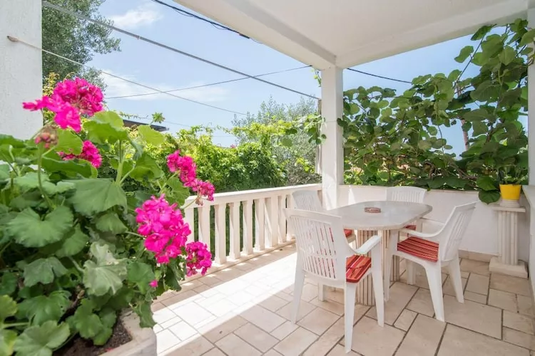 Apartment Vrandecic - Two Bedroom Apartment with Garden Terrace (Žarka) (ST)-Terrasse