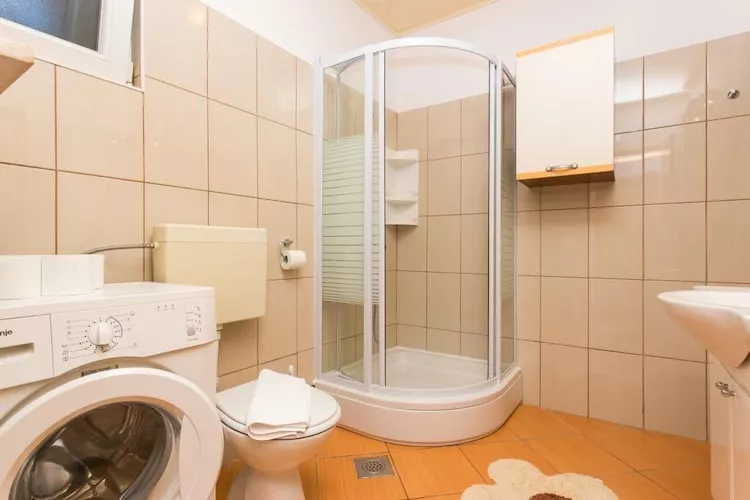 Guest House Fontana - Two Bedroom Apartment with Balcony and Sea View - Badezimmer