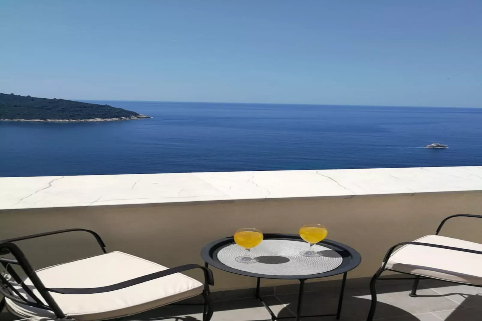 Apartments Horizon - Deluxe Studio with  Balcony and Sea View