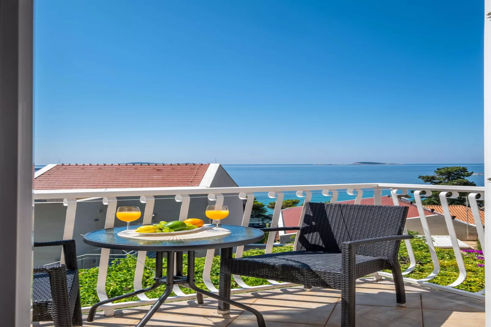 Rooms Tupina by Paulina - Superior Double Room with Balcony and Sea View (Room 2)-Ambiance