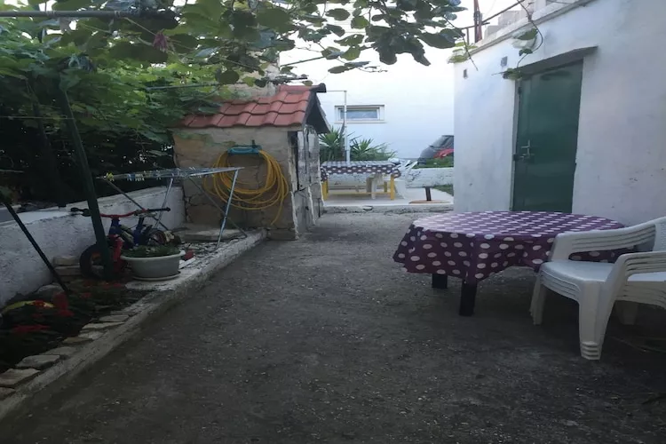 Apartments Roko (ST) - Economy One Bedroom Apartment with Shared Terrace (A2)-Terrace