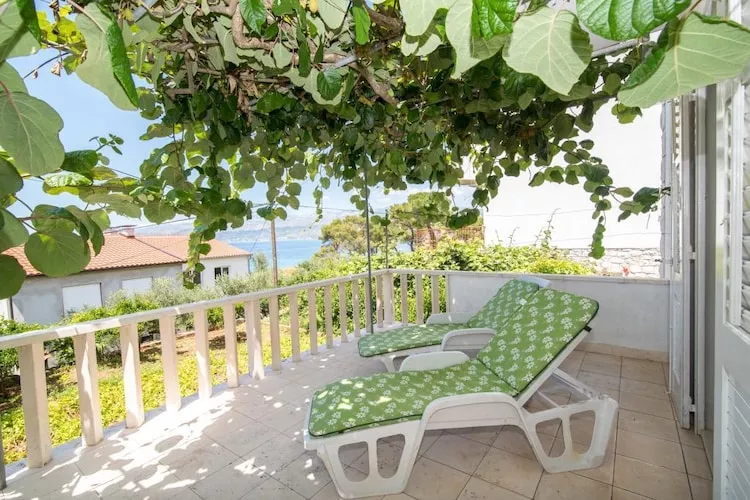 Apartment Vrandecic - Two Bedroom Apartment with Garden Terrace (Žarka) (ST)-Terrasse