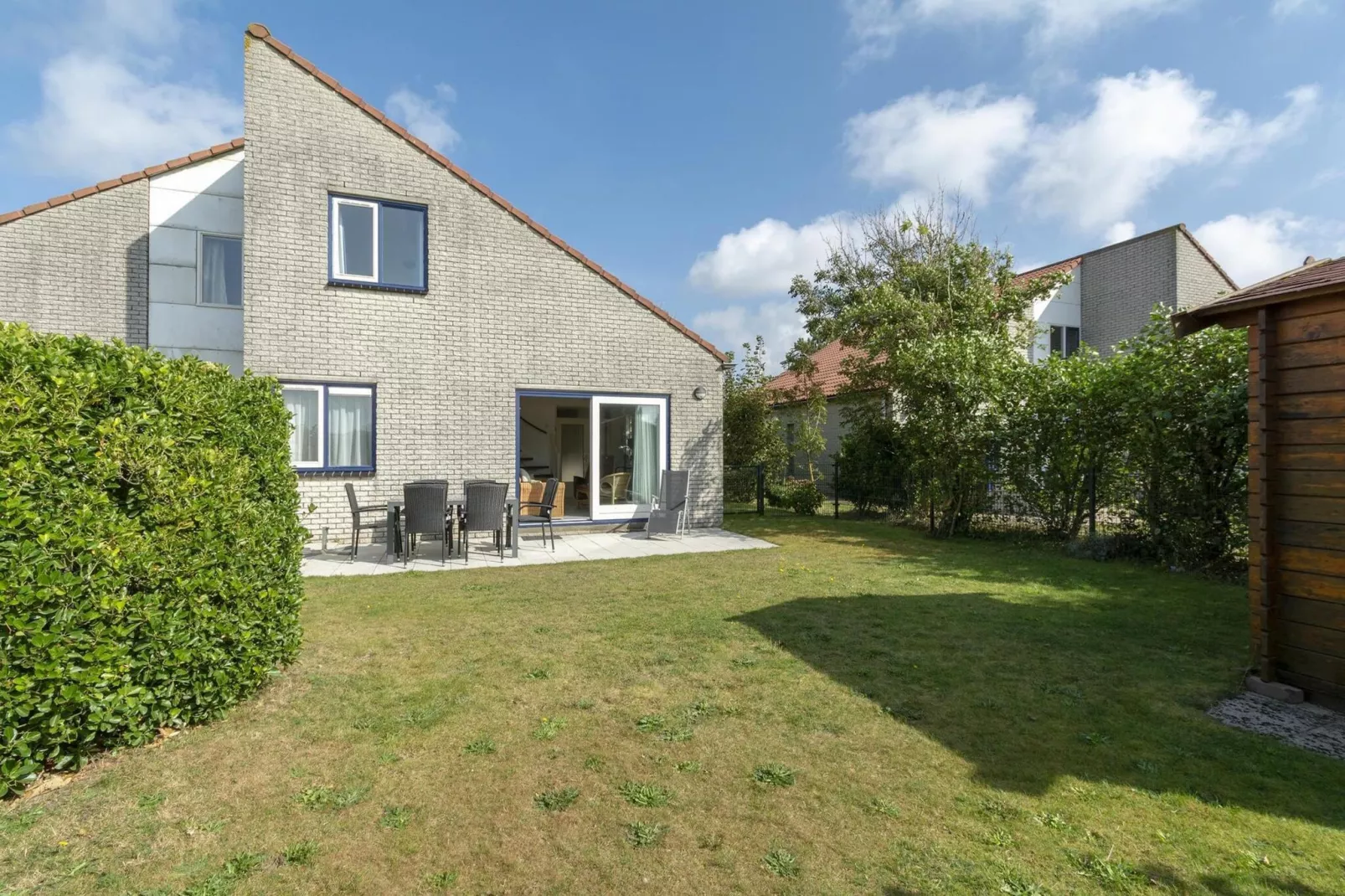 Ooghduyne 148-Garten Sommer