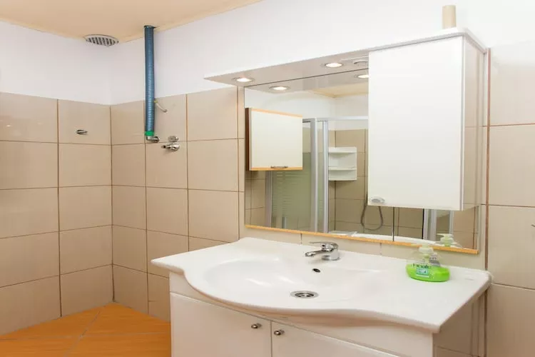Guest House Fontana - Two Bedroom Apartment with Balcony and Sea View - Badezimmer