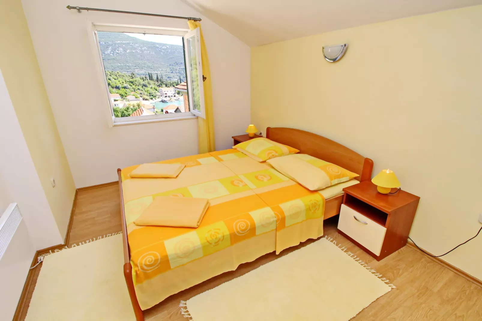 Holiday Home Gea - Three Bedroom Holiday Home with Terrace and Partial Sea View-Chambre